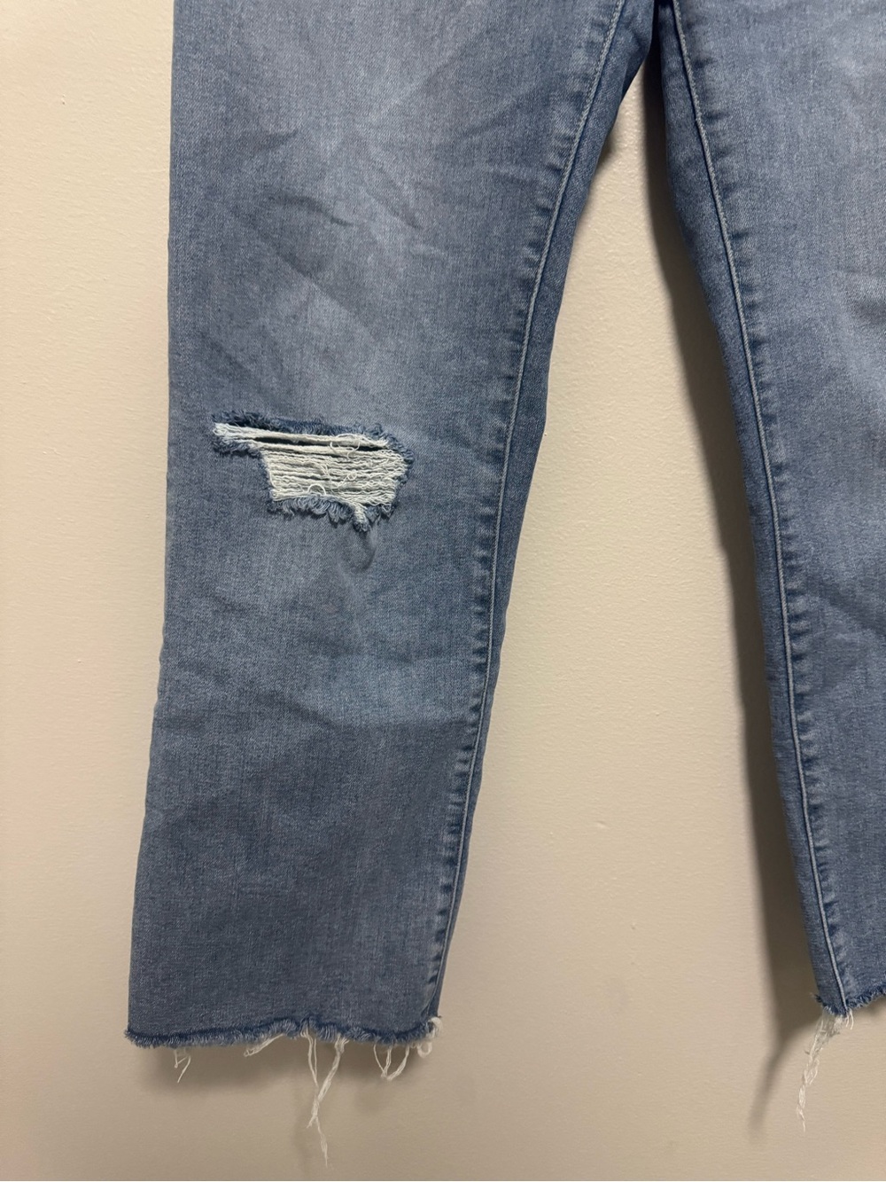 Everlane The Kick Cropped Jean Distressed - Picture 9 of 10